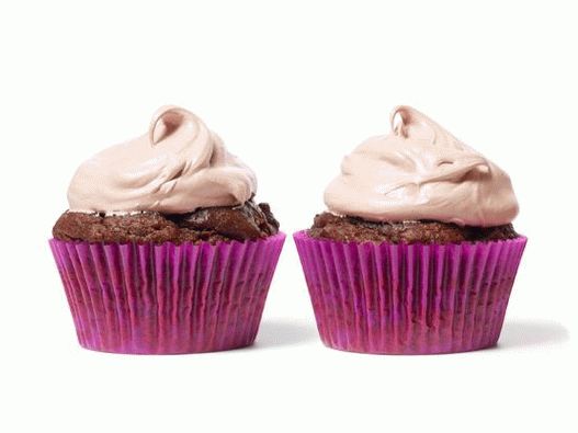 Cupcakes cu ciocolată foto cu glazură de bezea