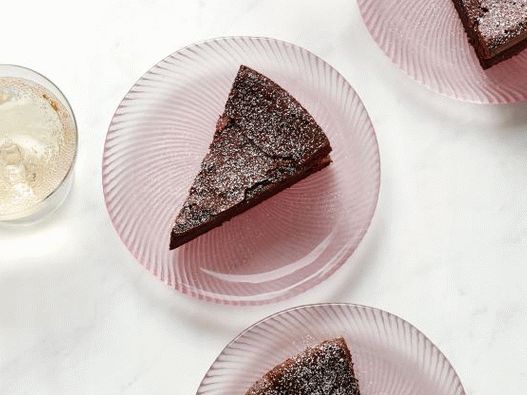 Foto cu tortul de ciocolată fără făină al Julia Child