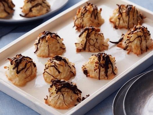 Macaroons de ciocolată-nucă de fotografie