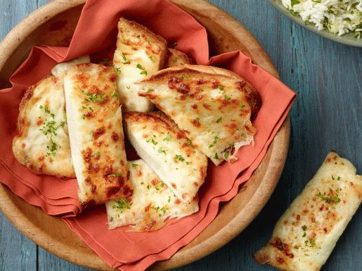 Foto Brânză și usturoi (toasts)