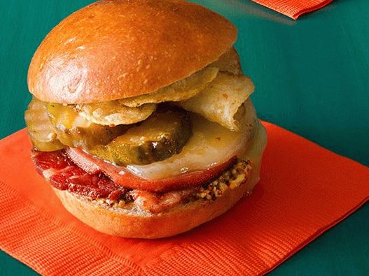Sandwich-uri cu slider foto cu mortadella prăjită și salam