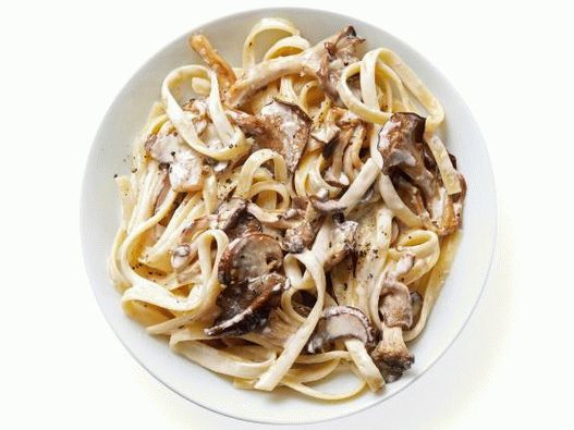 Foto Sos cremos cu ciuperci și brânză gorgonzola pentru paste