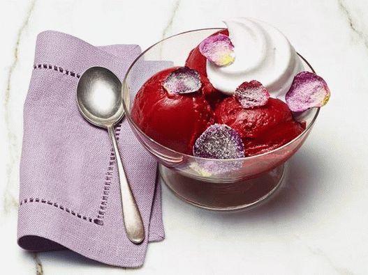 Foto cu Sorbet cu flori confiate