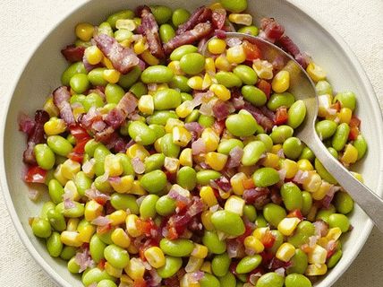 Foto cu Edamame Bean Sauté cu porumb și slănină