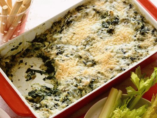 Scufundare foto din anghinare, spanac și gorgonzola