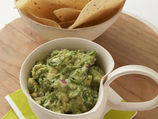 Foto cu piure de sos de avocado