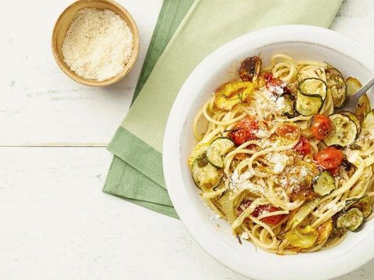 Foto cu Spaghetti cu dovlecei și roșii