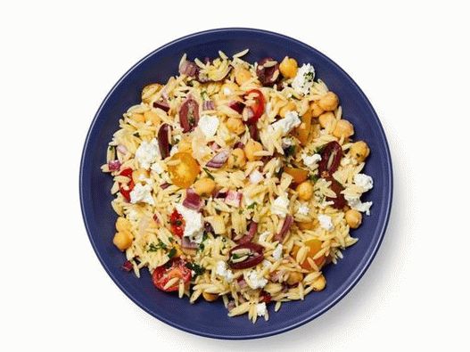 Foto Salată mediteraneană cu pastă de orzo
