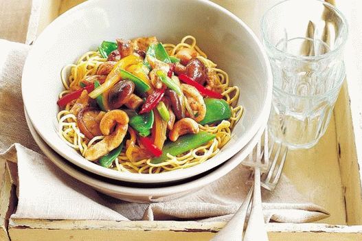 Foto Pui-se prăji cu fidea Ramen