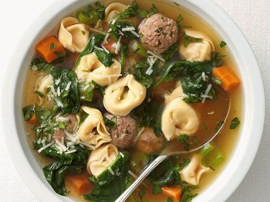 Supa foto cu chiftele și tortellini