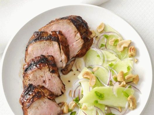 Foaie de porc la grătar foto cu salată de pepene
