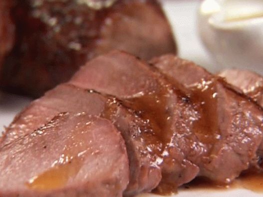 Filet cu carne de porc cu sos de mere