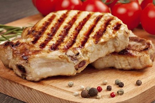 Rack foto de porc la gratar cu mirodenii