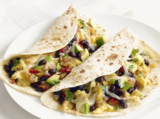 Foto cu Tacos cu umplutură de fasole și cartofi