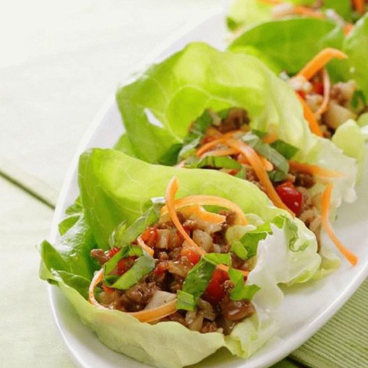 Foto de Tacos cu roșii în salată