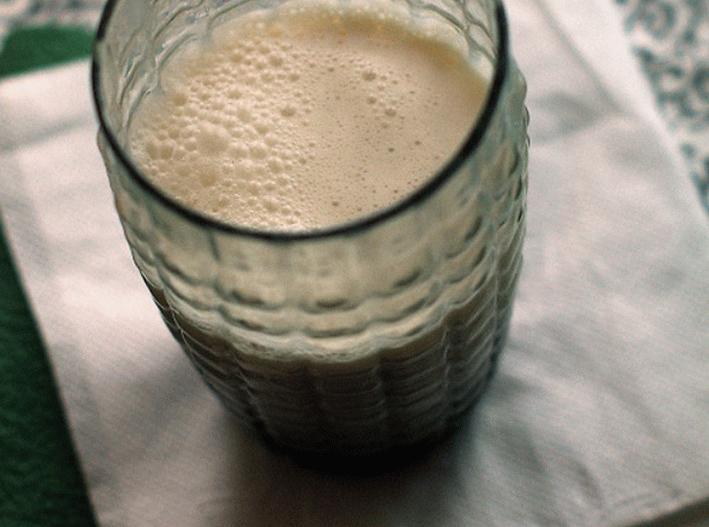  " ></p>
<ul>
<li>2</li>
</ul>
<ul>
<li>
<p>Timp de gătit </p>
<div id="toc_container" class="no_bullets"><p class="toc_title">Contents</p><ul class="toc_list"><ul><li><ul><li><a href="#30_min"><span class="toc_number toc_depth_3">0.0.1</span> 30 min </a></li><li><a href="#Fel_de_mancare_simpla"><span class="toc_number toc_depth_3">0.0.2</span> Fel de mâncare simplă </a></li><li><a href="#16655kcal"><span class="toc_number toc_depth_3">0.0.3</span> 166.55kcal </a></li><li><a href="#reteta"><span class="toc_number toc_depth_3">0.0.4</span> rețetă </a></li></ul></li><li><a href="#Hai_sa_incepem"><span class="toc_number toc_depth_2">0.1</span> Hai să începem! </a></li></ul></li><li><a href="#Ingredientele"><span class="toc_number toc_depth_1">1</span> Ingredientele </a><ul><li><a href="#O_treaba_grozava"><span class="toc_number toc_depth_2">1.1</span> O treabă grozavă </a></li></ul></li><li><a href="#pasi"><span class="toc_number toc_depth_1">2</span> pași </a></li></ul></div>
<h4><span id="30_min"><time>30 min </time></span></h4>
</li>
<li>Dificultate la rețetă<br />
<h4><span id="Fel_de_mancare_simpla">Fel de mâncare simplă </span></h4>
</li>
<li>Valoarea energetică<br />
<h4><span id="16655kcal">166.55kcal </span></h4>
</li>
<li>evaluare </li>
<li>
<h4><span id="reteta">rețetă </span></h4>
</li>
</ul>
<p>Milkshake delicios.  Note subtile de nucă de cocos și cardamom face minunat!  Încearcă să gătești acasă și fă-o singur Înțelegi.  Și a face asta nu este dificil! </p>
<h3><span id="Hai_sa_incepem">Hai să începem! </span></h3>
<h2><span id="Ingredientele">Ingredientele </span></h2>
<p>0/4 ingrediente </p>
<ul>
<li><label>Pulpa de nucă de cocos – 100 gr </label></li>
<li><label>Lapte – 1 L </label></li>
<li><label>Zahar de cană – 50 g </label></li>
<li><label>Cardamom – 10 bucăți </label></li>
</ul>
<p><time>30 мин</time><time>30 мин</time> 166.55</p>
<h3><span id="O_treaba_grozava">O treabă grozavă </span></h3>
<p>Buna pofta, sper sa te distrezi cu noi! </p>
<h2><span id="pasi">pași </span></h2>
<p>Pași făcuți: 0/0 </p>
<ol>
<li>Pulpa de nucă de cocos trebuie spartă în bucăți mici sau toca.  <img src="/wp-content/uploads/images/teplij_koktejl_s_kokosom_i_kardamonom_foo.jpg"alt=