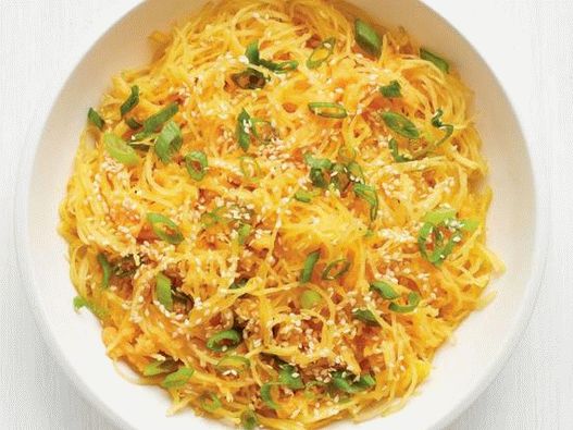 Foto dovleac spaghete cu ghimbir și ceapă verde