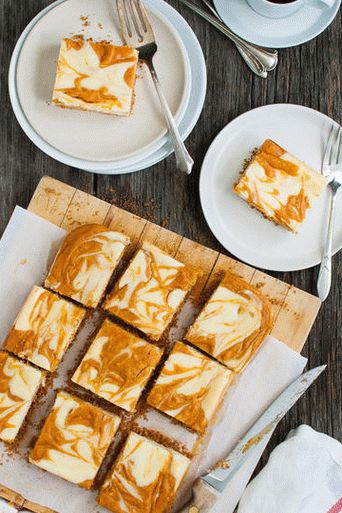 Foto cu cheesecake de dovleac cu un model