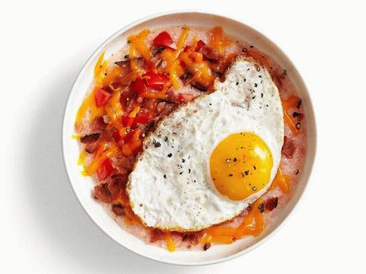Foto terci de porumb cu tomate cu ou prăjit