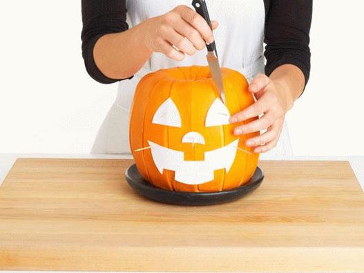 Tort cu bomboane de Halloween