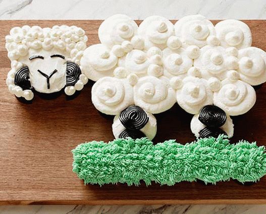 Tort cu cupcake foto