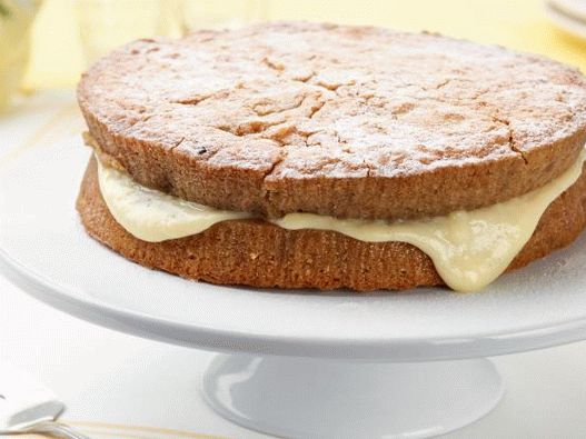 Foto cu o prăjitură de prăjituri cu o budincă de banane