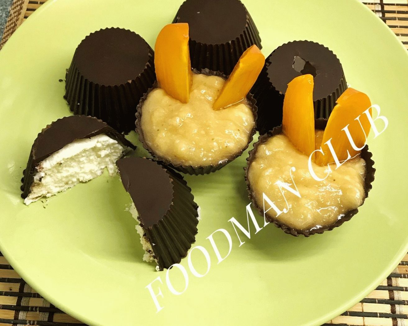  " ></p>
<ul>
<li>
<p>Timp de gătit </p>
<div id="toc_container" class="no_bullets"><p class="toc_title">Contents</p><ul class="toc_list"><ul><li><ul><li><a href="#1_ora"><span class="toc_number toc_depth_3">0.0.1</span> 1 oră </a></li><li><a href="#Farfurie_medie"><span class="toc_number toc_depth_3">0.0.2</span> Farfurie medie </a></li><li><a href="#335kcal"><span class="toc_number toc_depth_3">0.0.3</span> 335kcal </a></li><li><a href="#reteta"><span class="toc_number toc_depth_3">0.0.4</span> rețetă </a></li></ul></li><li><a href="#Hai_sa_incepem"><span class="toc_number toc_depth_2">0.1</span> Hai să începem! </a></li></ul></li><li><a href="#Ingredientele"><span class="toc_number toc_depth_1">1</span> Ingredientele </a><ul><li><a href="#O_treaba_grozava"><span class="toc_number toc_depth_2">1.1</span> O treabă grozavă </a></li></ul></li><li><a href="#pasi"><span class="toc_number toc_depth_1">2</span> pași </a><ul><li><ul><li><ul><li><a href="#Cuvinte_cheie"><span class="toc_number toc_depth_4">2.0.0.1</span> Cuvinte cheie: </a></li></ul></li></ul></li></ul></li></ul></div>
<h4><span id="1_ora"><time>1 oră </time></span></h4>
</li>
<li>Dificultate la rețetă<br />
<h4><span id="Farfurie_medie">Farfurie medie </span></h4>
</li>
<li>Valoarea energetică<br />
<h4><span id="335kcal">335kcal </span></h4>
</li>
<li>evaluare </li>
<li>
<h4><span id="reteta">rețetă </span></h4>
</li>
</ul>
<p>Adoră coajele vitrate delicioase, dar nu ai încredere la producători?  Apoi încearcă să le gătești acasă de unul singur.  Această rețetă vă va ajuta în acest sens. </p>
<p><iframe style=