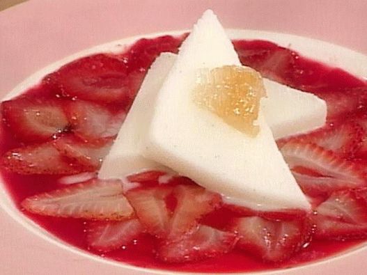 Foto Salată caldă de căpșuni cu iaurt de vanilie congelat