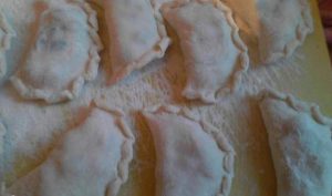  " ></li>
<li>Se fierbe în apă sărată 10-15 minute.  Să aveți un frumos apetit </li>
</ol>
<h5><span id="Cuvinte_cheie">Cuvinte cheie: </span></h5>
<ul>
<li>găluște </li>
<li>bucătar </li>
<li>desert </li>
<li>aluatul </li>
<li>afin </li>
<li>fructe de padure </li>
</ul>
</p><script>
if (typeof jsInputerLaunch === 