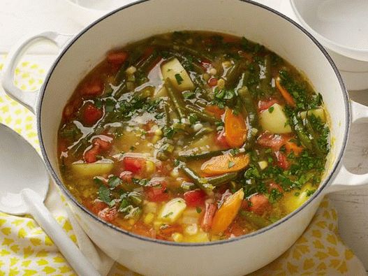 Supa de fasole cu legume vegetariene