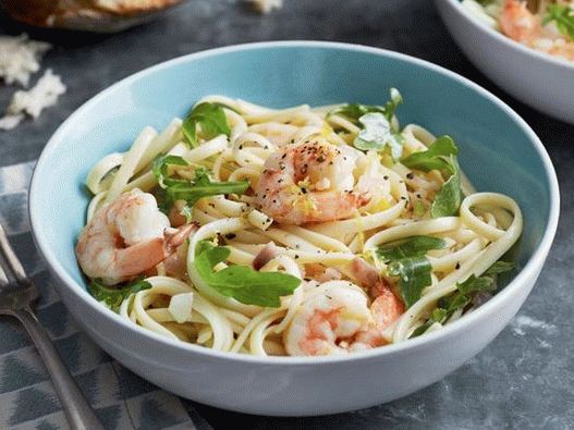 Paste Linguine cu creveți și ulei de lămâie