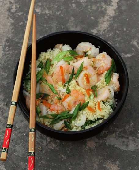 Foto salată vietnameză cu creveți și cuscus