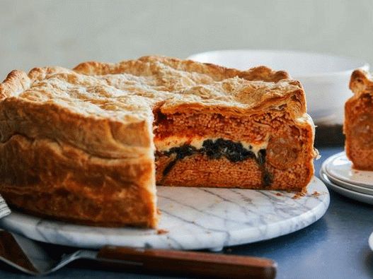 Fotografia farfuriei - Turtă de patiserie Puff umplută cu pastă de cappellini