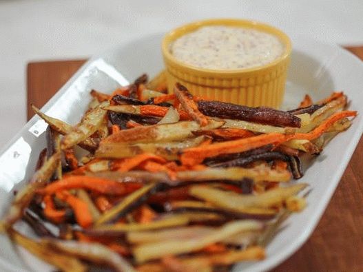 Fotografia farfuriei - Batoane de legume cu sos de aioli
