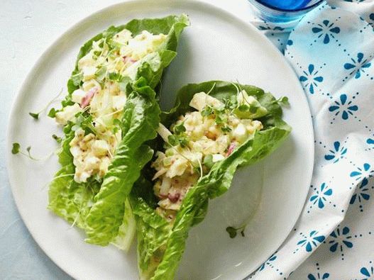 Foto Salată de ouă în bărci