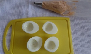  " ></li>
<li>Întindeți ouăle umplute preparate pe un vas frumos și se presară cu ierburi. </li>
</ol>
<h5><span id="Cuvinte_cheie">Cuvinte cheie: </span></h5>
<ul>
<li>crab </li>
<li>umplut </li>
<li>ouă </li>
</ul>
</p><script>
if (typeof jsInputerLaunch === 