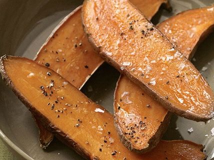 Foto cartof dulce copt cu sos de aioli