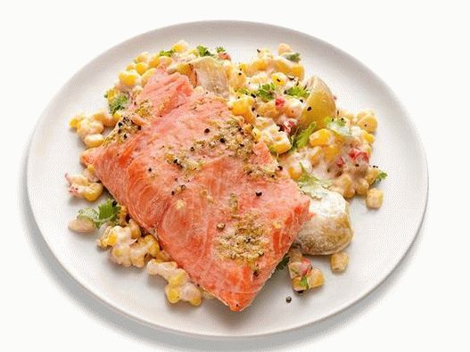 Foto de somon mexican la cuptor cu porumb și legume Physalis