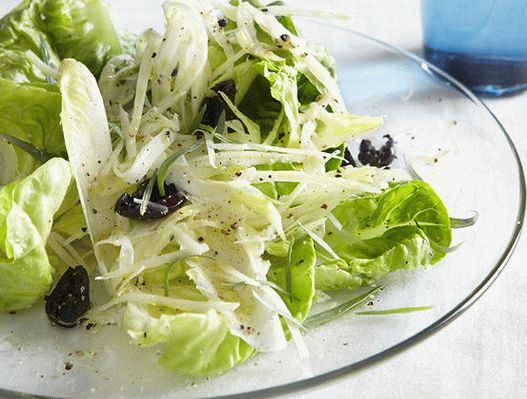 Foto Salată verde și crostini cu ulei de brânză