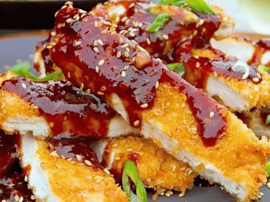 Fotografie cu pui prăjit înveliți în chineză