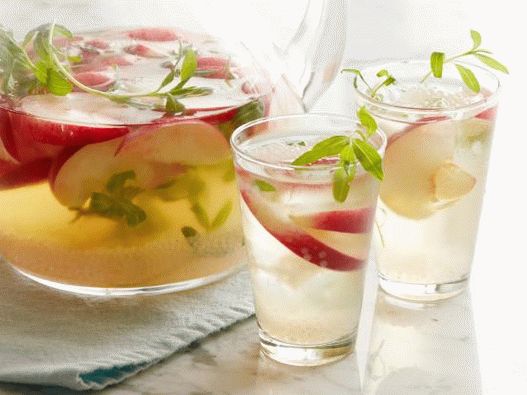 Photo Pearl Sangria cu piersici albe și tarhon