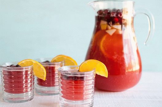 Foto sangria de iarnă cu merișoare